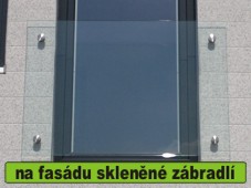 skleněné zábradlí na francouzské okno 